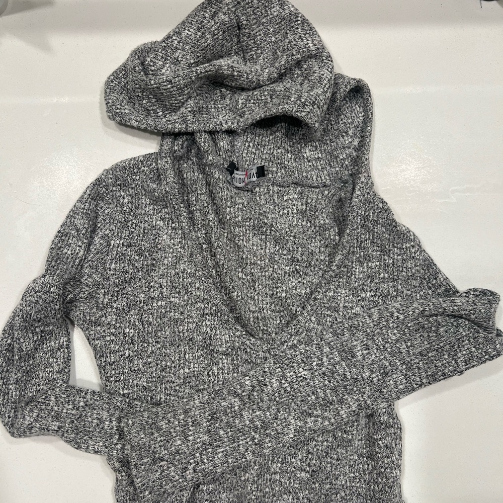 Fashion Nova Wanderlust Cropped Hoodie